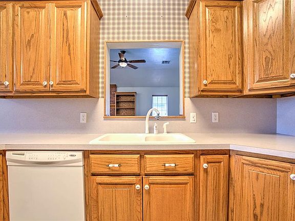 3rd image of 423 Palo Verde Dr