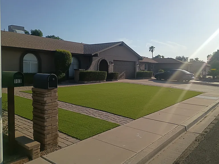 905 W Cheyenne Dr — Photo 1