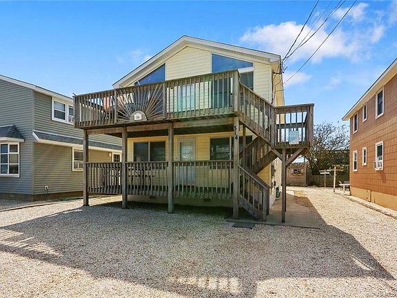 3rd image of 314 Leeward Ave