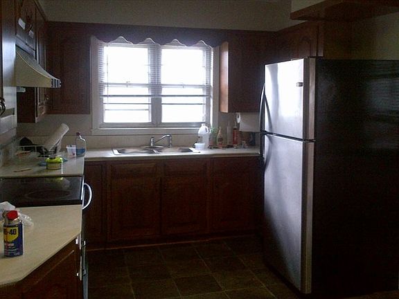 3rd image of 142 N Berrong St