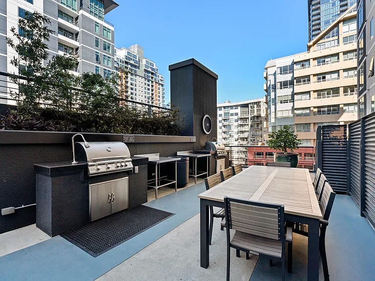 425 W Beech St #601 — Photo 61
