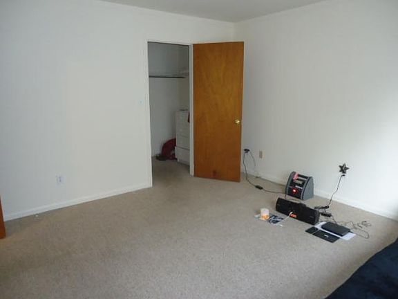 4th image of 16 Eldredge St