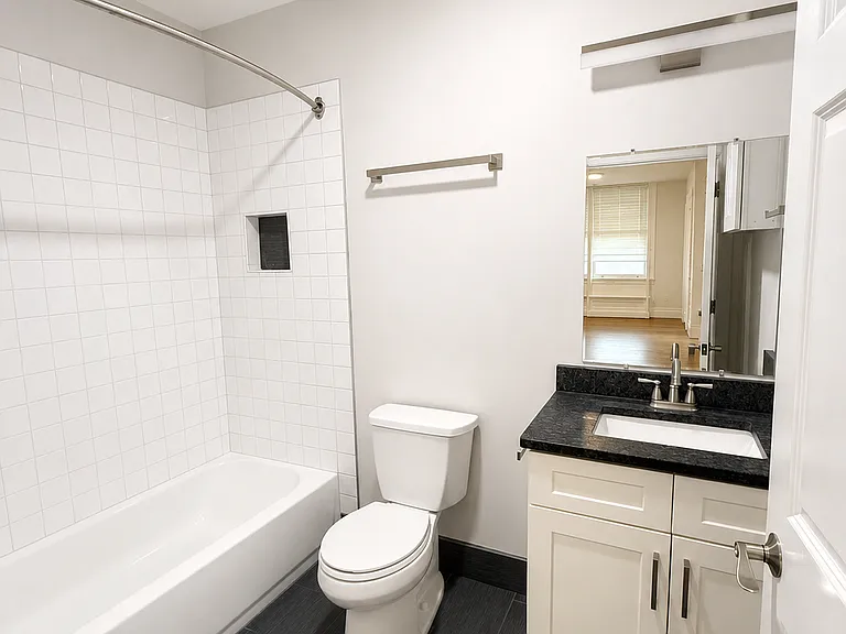 139 Troup St #204 — Photo 4