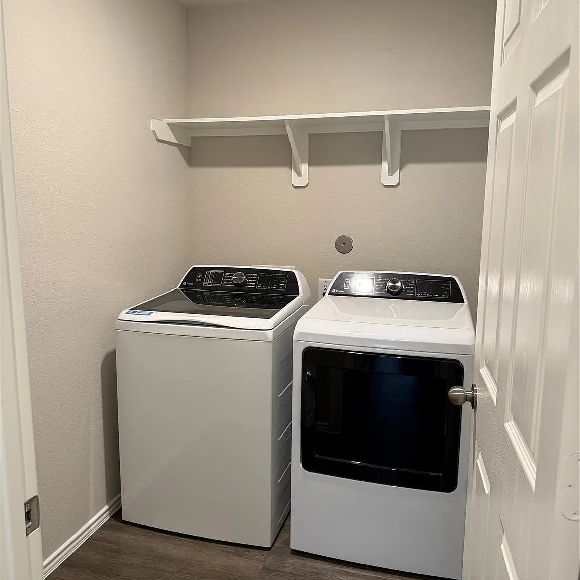 3 bed, 2.0 bath, 1184 sqft, $1,995 — Photo 4