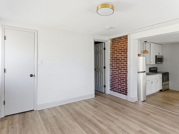 4th image of 3227 Avondale Ave #1