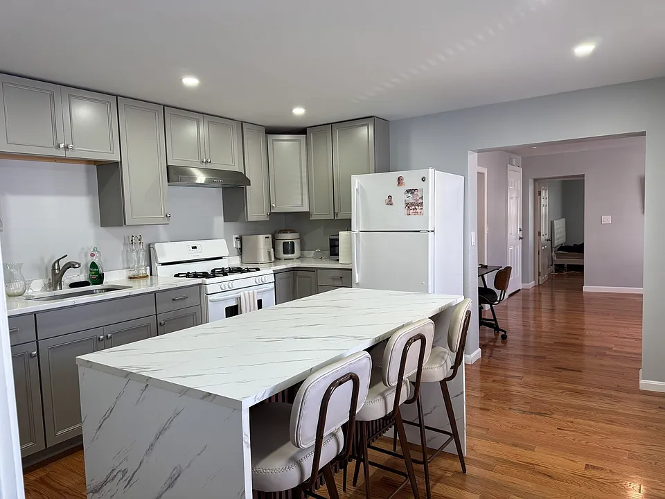 223 Trenton St #1