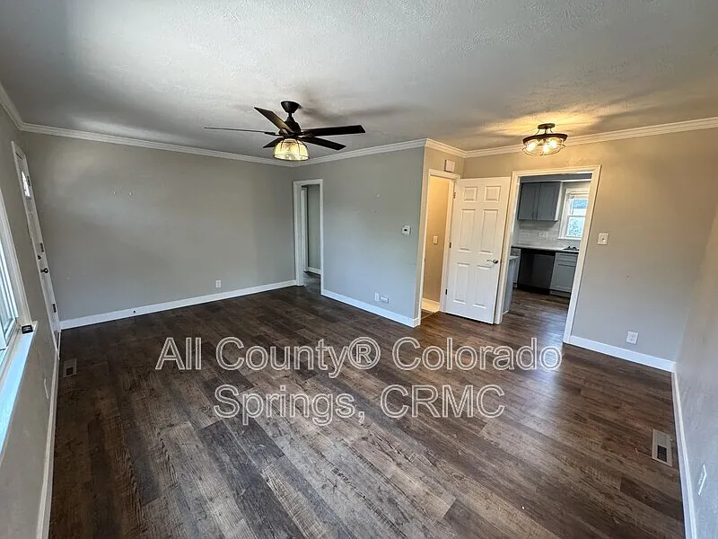 3 bed, 1.0 bath, 1170 sqft, $2,150 — Photo 3