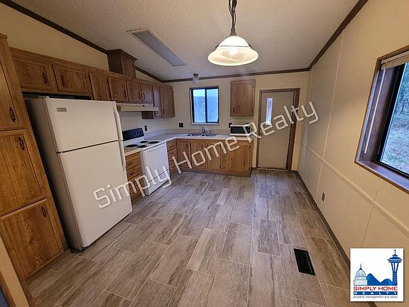 5th image of 3810 56th Ave NE