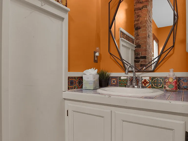 42 E Prescott St — Photo 25