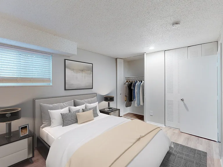 2407 NE 43rd St — Photo 14