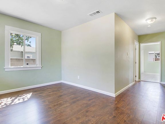 5th image of 1340 N Arrowhead Ave