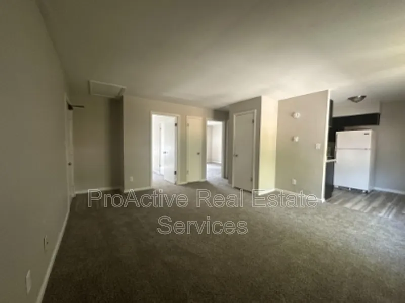 2 bed, 1.0 bath, 800 sqft, $1,250 — Photo 1