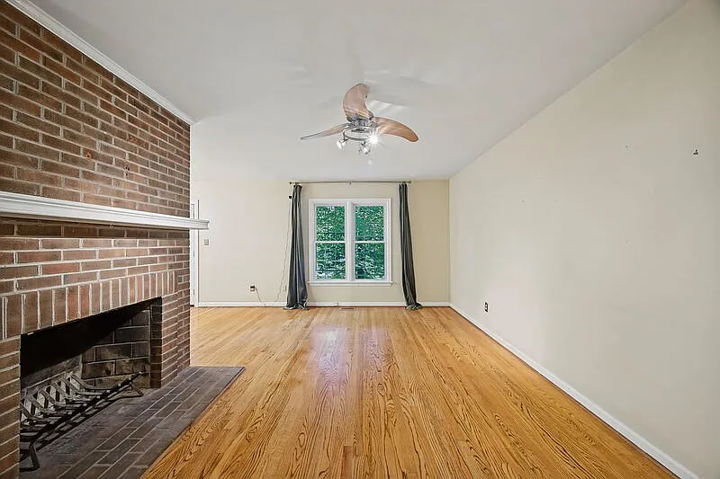 3 bed, 3.0 bath, 1543 sqft, $1,800 — Photo 3