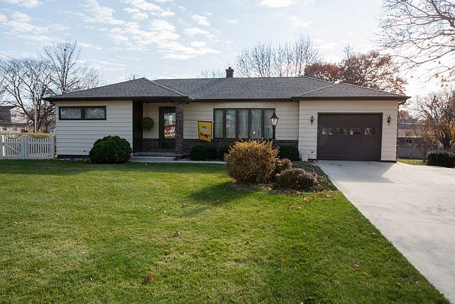 1st image of 2023 Maplewood Dr