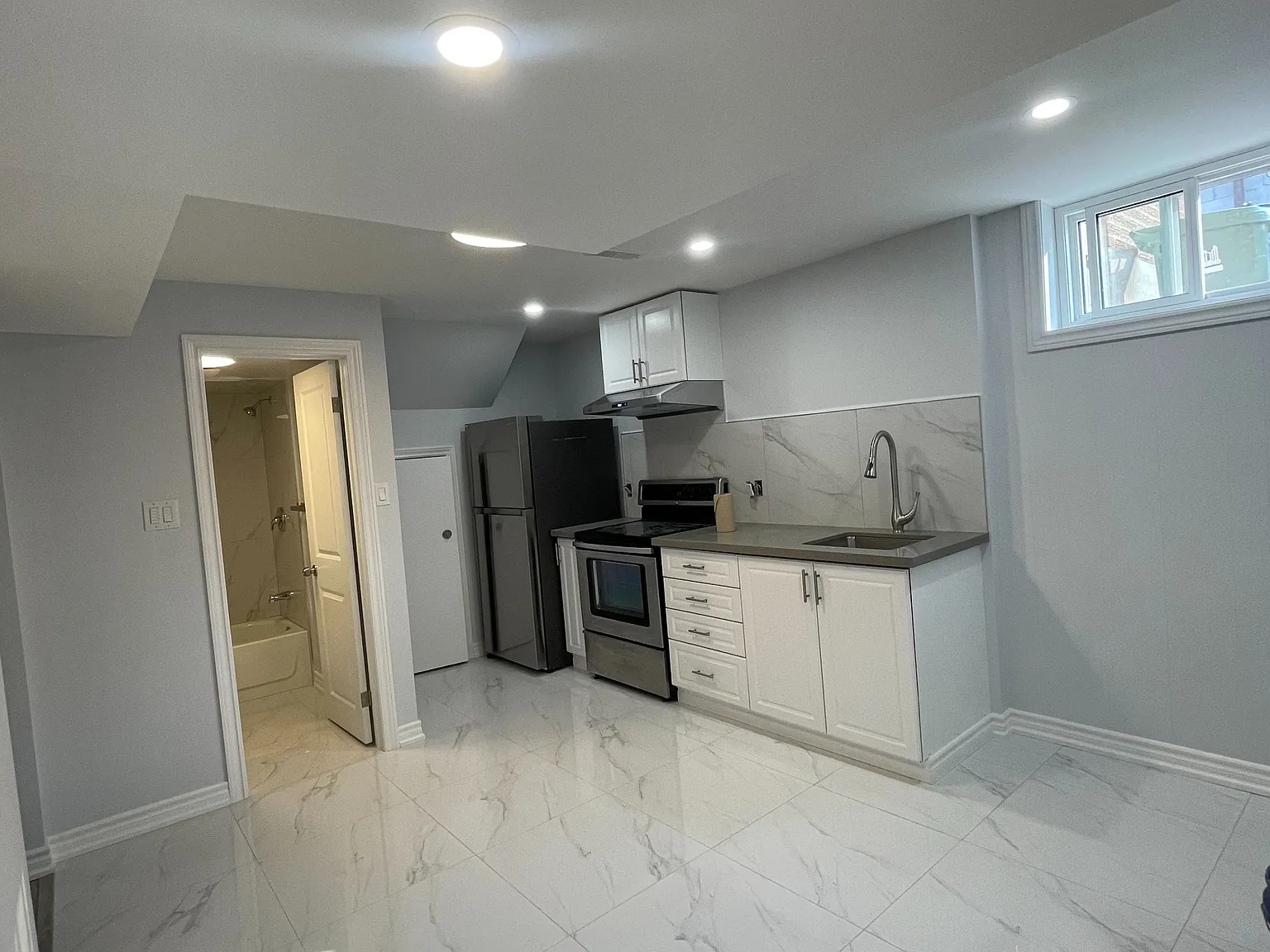 3 bed, $1,900 — Photo 3