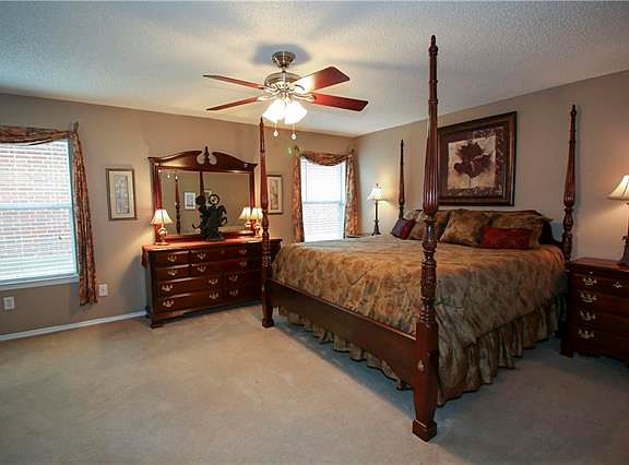 5th image of 5240 Emmeryville Ln