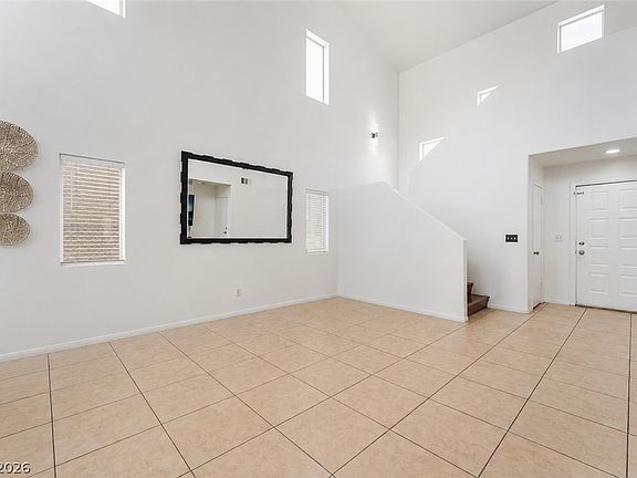 5th image of 809 Bladensburg St
