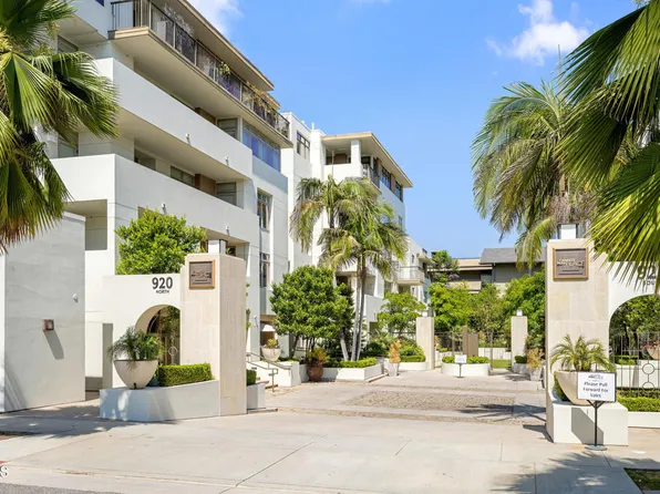 920 Granite Dr Unit 302, Pasadena, CA 91101
