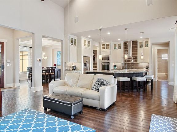4th image of 2904 Vista Heights Dr