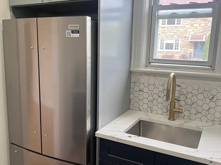 546 Kimball Ave — Photo 8