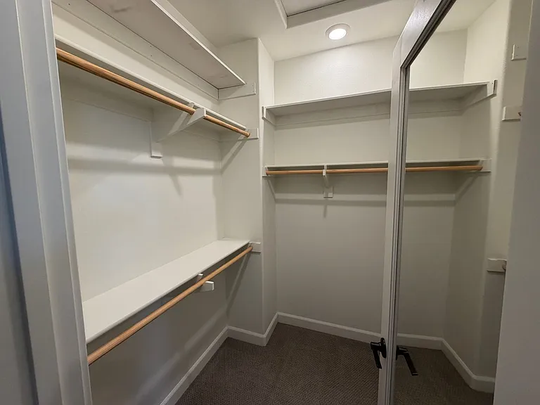 1922 Strata St #5 — Photo 3