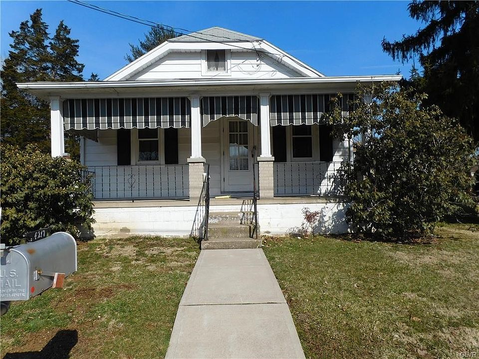 Just Picture Yourself Relaxing on This Inviting Front Porch!