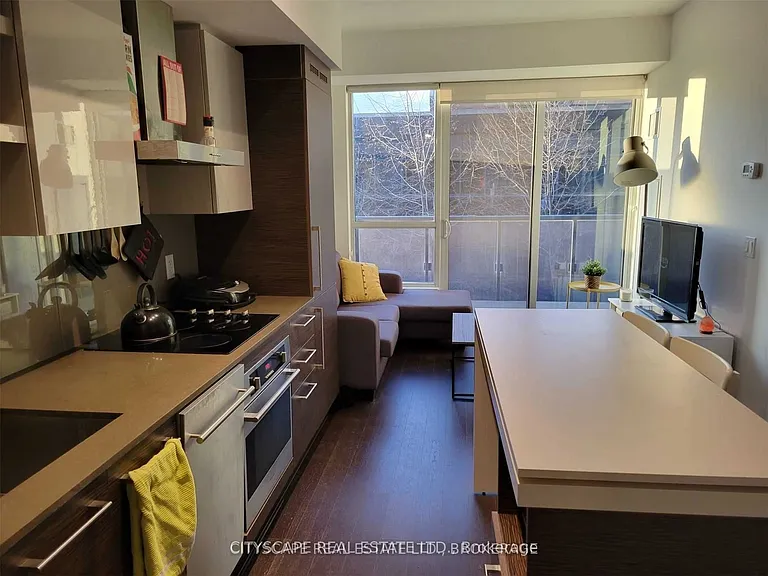 1030 King St W #449 — Photo 3