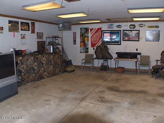 4th image of 214 43rd St SE