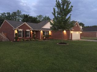 4528 Lincoln Pointe Dr, Newburgh, IN