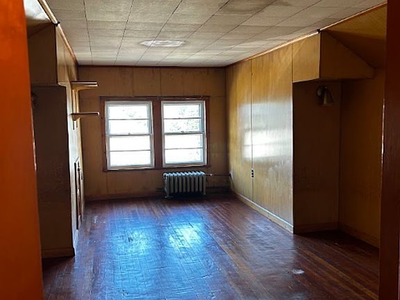 4th image of 540 Ripple St