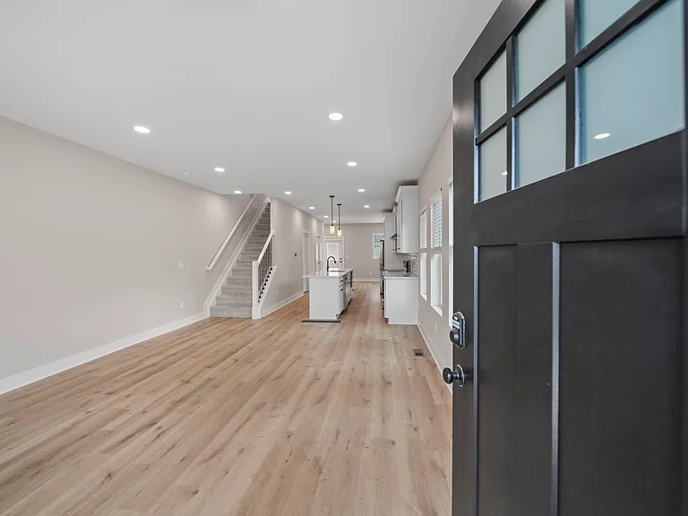 2589 Dayton Ave — Photo 8