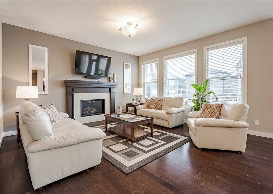 1st image of 355 Evanston Way NW