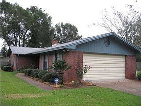 1st image of 913 Venetian Way