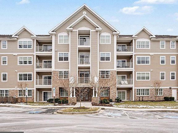 2nd image of 901 Macphail Woods Xing APT 3A