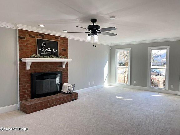 4th image of 4206 Treetops Cir