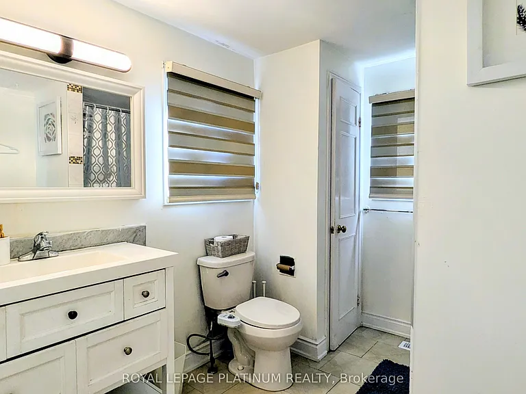 4 Gervais Dr — Photo 24