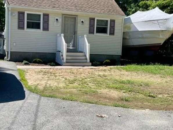 188 W Main St, Niantic, CT 06357
