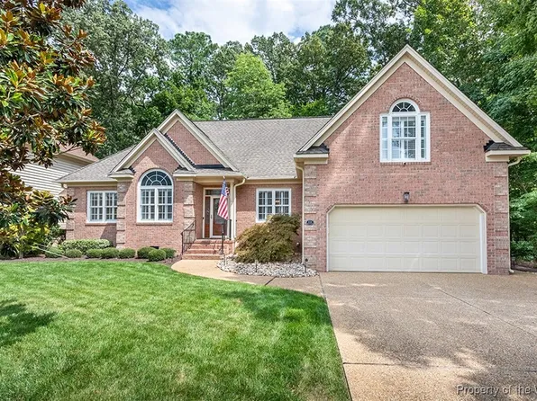 308 Richter Ln, Yorktown, VA 23693