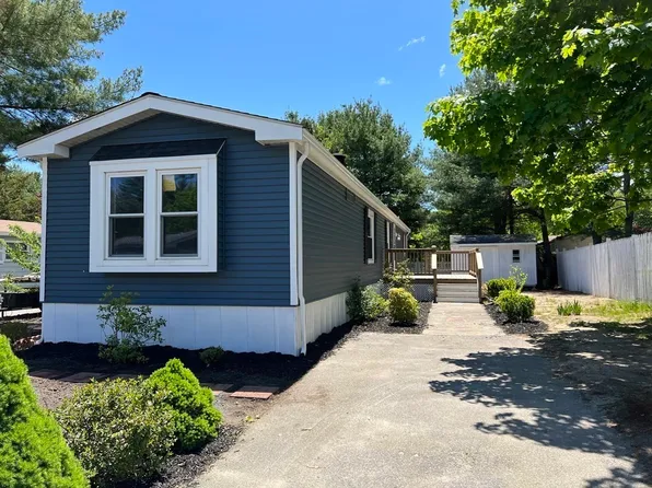 17 Marks Way, Carver, MA 02330