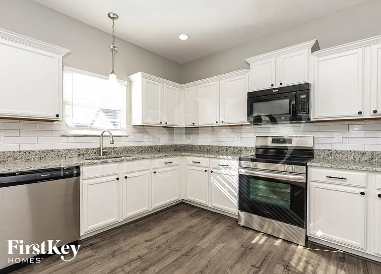 805 Avatar Ct — Photo 6