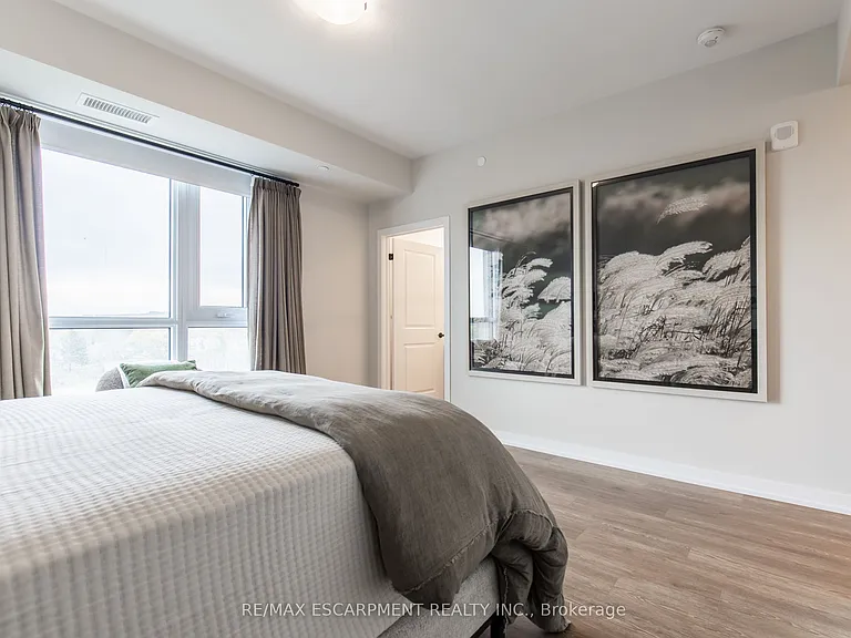 870 Queenston Rd #504 — Photo 30