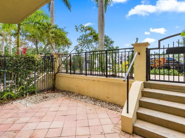 11840 Valencia Gardens Avenue, Palm Beach Gardens, FL 33410