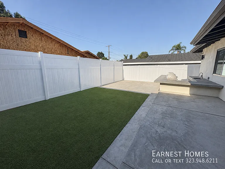 16701 Chatsworth St — Photo 23