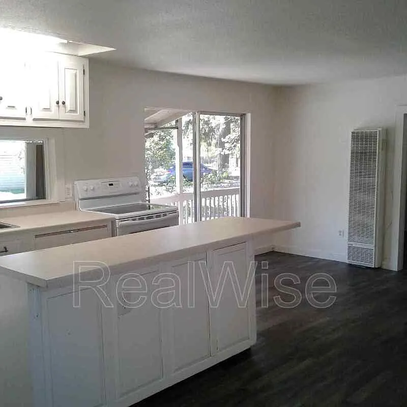 1 bed, 1.0 bath, 1000 sqft, $1,195 — Photo 4