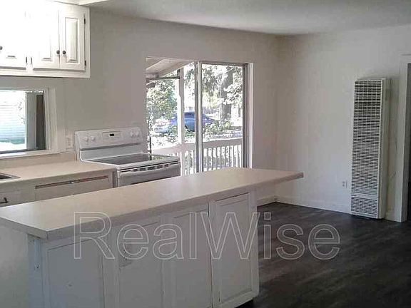 4th image of 1483 Fruitdale Dr