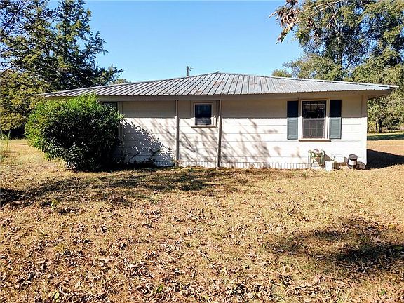 3rd image of 1674 Hart Rd