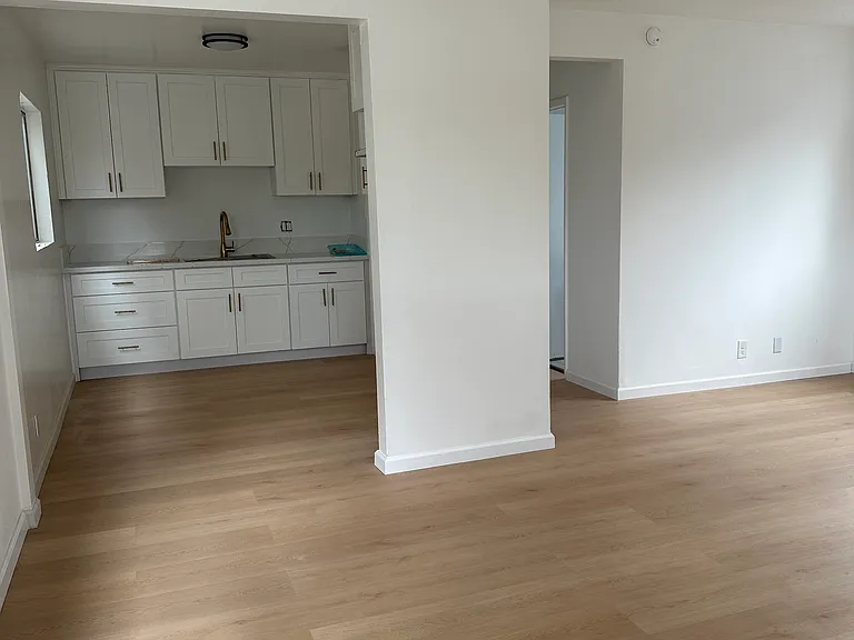 21109 S Santa Fe Ave — Photo 1