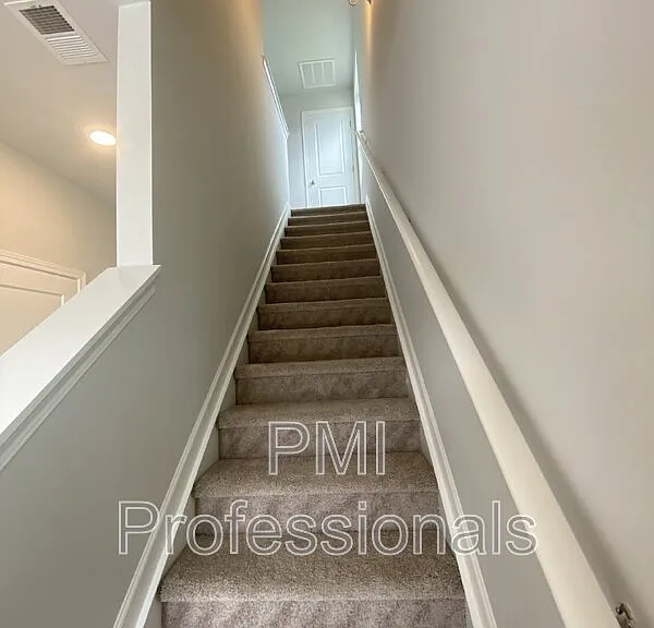 4140 Feetham Dr — Photo 8