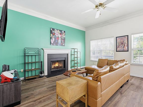 5th image of 306 Bel Arbor Ln