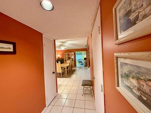 3rd image of 5496 Viburnum Cir